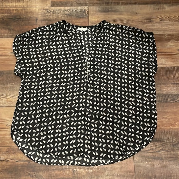 1X Maurices Black and White Geneva Windowpane Zipper Neck Blouse - Picture 2 of 10